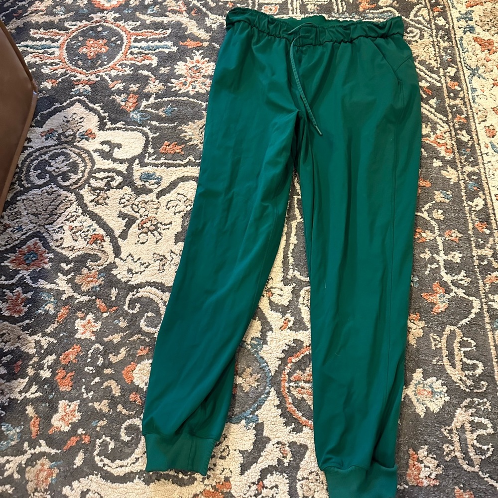 Lululemon 7/8 green jogger! Worn once size 14